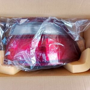 GE5A-51-170G fanale posteriore esterno destro, originale Mazda 626