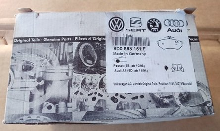 Pasticche anteriori Audi A4, Audi 100, Volkswagen Passat, originali 8d0698151f